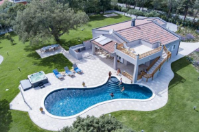 Villa Golden Root Real Estate San Teodoro